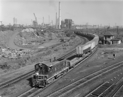 Erie Lackawanna Railway diesel locomotive no. 401 leads a transfer freight train to Jersey City ramp in Jersey City, New Jersey, on June 20, 1968. Photograph by Victor Hand. Hand-EL-30-149.JPG