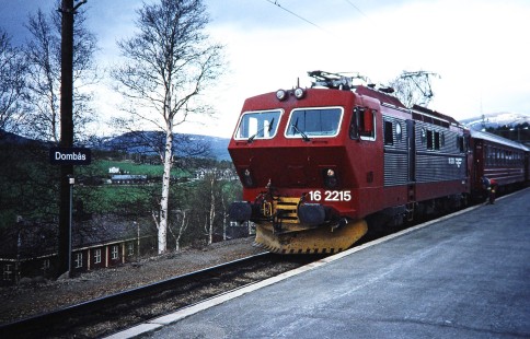 Norwegian State Railways electric locomotive no. 16-2215 at Dombås, Oppland, Norway, on June 5, 1996. Photograph by Fred M. Springer, © 2014, Center for Railroad Photography and Art. Springer-So.Africa-NOR-SWE-23-22