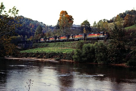 Southbound Clinchfield Railroad freight train at Green Mountain, North Carolina, on October 16, 1980. Photograph by John F. Bjorklund, © 2015, Center for Railroad Photography and Art. Bjorklund-41-21-11