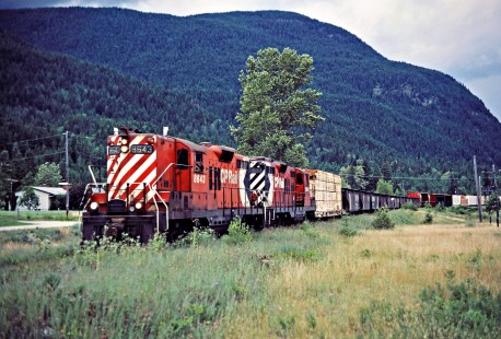 Southbound Canadian Pacific Railway freight train near Crescent Valley, British Columbia, on July 13, 1983. Photograph by John F. Bjorklund, © 2015, Center for Railroad Photography and Art. Bjorklund-38-07-20