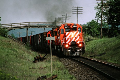Westbound Canadian Pacific Railway freight train near Woodstock, Ontario, on June 12, 1983. Photograph by John F. Bjorklund, © 2015, Center for Railroad Photography and Art. Bjorklund-37-23-20