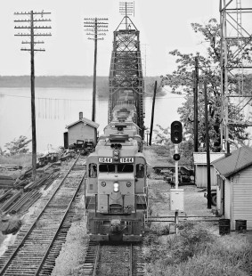 Birmingham-bound Louisville and Nashville Railroad train crosses Tennessee River at Decatur, Alabama, in August 1965. Photograph by J. Parker Lamb, © 2016, Center for Railroad Photography and Art. Lamb-01-141-07