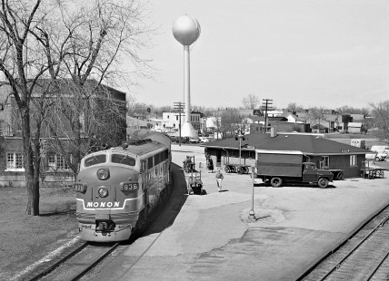 Monon Railroad southbound <i>Thoroughbred</i> passenger train stopping at the station at Monon, Indiana, on April 4, 1959. Photograph by J. Parker Lamb, © 2015, Center for Railroad Photography and Art. Lamb-01-045-02
