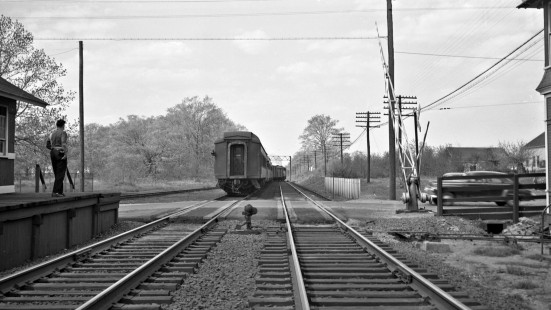 New York, New Haven and Hartford train at Hill's Grove Interlocking, Signal Station no. 139, in Hill's Grove, Rhode Island, some time between 1950 and 1955. Photograph by Leo King, © 2016, Center for Railroad Photography and Art. King-01-062-003