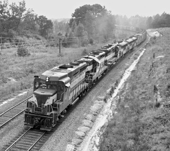 Northbound Seaboard Air Line Railroad train no. 280 climbs grade near Southern Pines, North Carolina, in November 1962. Photograph by J. Parker Lamb, © 2016, Center for Railroad Photography and Art. Lamb-01-072-09