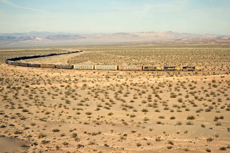 Westbound Santa Fe Railway freight train in Klondike, California, on April 12, 1989. Photograph by John F. Bjorklund, © 2015, Center for Railroad Photography and Art. Bjorklund-05-19-22