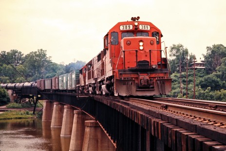 Northbound Ann Arbor Railroad freight train at Huron River in Ann Arbor, Michigan, on June 30, 1973. Photograph by John F. Bjorklund, © 2015, Center for Railroad Photography and Art. Bjorklund-03-14-03