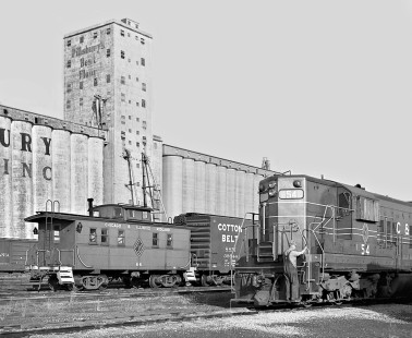 Chicago & Illinois Midland Railway Peoria-bound train is readied for departure at Springfield, Illinois, in August 1959. Photograph by J. Parker Lamb, © 2015, Center for Railroad Photography and Art. Lamb-01-054-05
