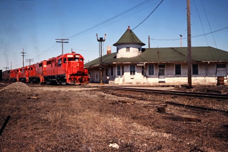 Southbound Ann Arbor Railroad freight train at Chesapeake and Ohio Railway (ex-Pere Marquette) crossing in Clare, Michigan, on March 27, 1982. Photograph by John F. Bjorklund, © 2015, Center for Railroad Photography and Art. Bjorklund-03-27-02