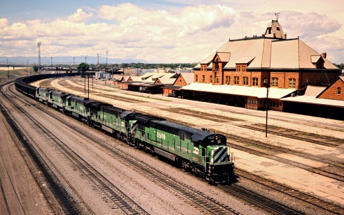 Southbound Burlington Northern Railroad coal train in Pueblo, Colorado, on May 20, 1987. Photograph by John F. Bjorklund, © 2015, Center for Railroad Photography and Art. Bjorklund-13-22-21