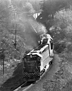 Southbound Clinchfield Railroad manifest approaches Spruce Pine, North Carolina, in October 1974. Photograph by J. Parker Lamb, © 2016, Center for Railroad Photography and Art. Lamb-01-090-07