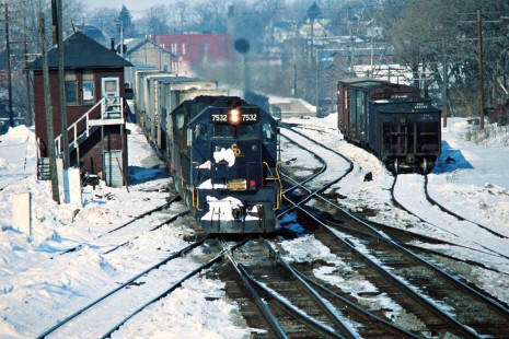 Eastbound Baltimore and Ohio Railroad freight train in Tiffin, Ohio, on March 5, 1978. Photograph by John F. Bjorklund, © 2015, Center for Railroad Photography and Art. Bjorklund-16-07-16