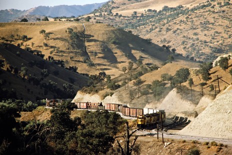Santa Fe Railway freight train in Cable, California, on September 26, 1975. Photograph by John F. Bjorklund, © 2015, Center for Railroad Photography and Art. Bjorklund-04-20-21