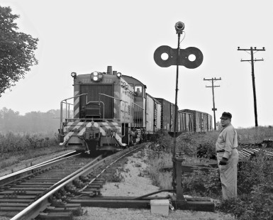 Eastbound Illinois Terminal Railroad local for Decatur, Illinois at Glover siding in early AM on August, 11, 1959. Photograph by J. Parker Lamb, © 2015, Center for Railroad Photography and Art. Lamb-01-062-08