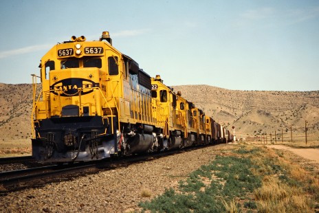 Westbound Santa Fe Railway freight train in Sais, New Mexico, on May 6, 1986.  Photograph by John F. Bjorklund, © 2015, Center for Railroad Photography and Art. Bjorklund-05-09-13