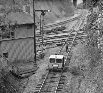 Westward view of Norfolk Southern Railway line at Boylan tower in downtown Raleigh, North Carolina, in March 1962. Photograph by J. Parker Lamb, © 2016, Center for Railroad Photography and Art. Lamb-01-087-06