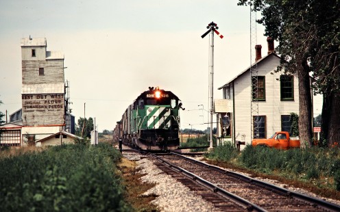 Eastbound Burlington Northern Railroad freight train taking orders in Lodge Grass, Montana, on July 14, 1980. Photograph by John F. Bjorklund, © 2015, Center for Railroad Photography and Art. Bjorklund-11-20-03