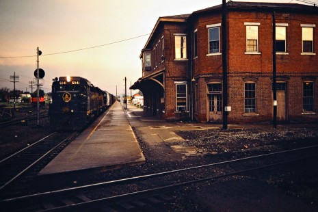 Westbound Baltimore and Ohio Railroad in Chillicothe, Ohio, on September 22, 1979. Photograph by John F. Bjorklund, © 2015, Center for Railroad Photography and Art. Bjorklund-16-11-01