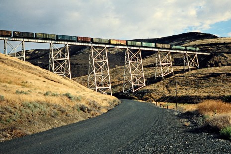 Eastbound Burlington Northern Railroad freight train in Farrington, Washington, on August 16, 1978. Photograph by John F. Bjorklund, © 2015, Center for Railroad Photography and Art. Bjorklund-10-04-06