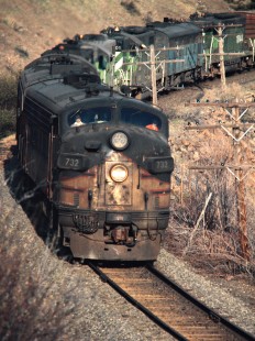 Westbound Burlington Northern Railroad freight train in Thorp, Washington, on April 27, 1975. Photograph by John F. Bjorklund, © 2015, Center for Railroad Photography and Art. Bjorklund-09-10-07