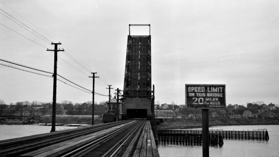 Seekonk River Drawbridge at Providence, Rhode Island, in 1952. Photograph by Leo King, © 2016, Center for Railroad Photography and Art. King-06-015-001