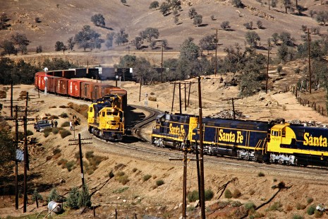 Santa Fe Railway freight trains meeting at Woodford, California, on October 6, 1976. Photograph by John F. Bjorklund, © 2015, Center for Railroad Photography and Art. Bjorklund-04-21-19