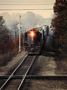 Eastbound Baltimore and Ohio Railroad in Salem, Illinois, on October 27, 1979. Photograph by John F. Bjorklund, © 2015, Center for Railroad Photography and Art. Bjorklund-16-13-21