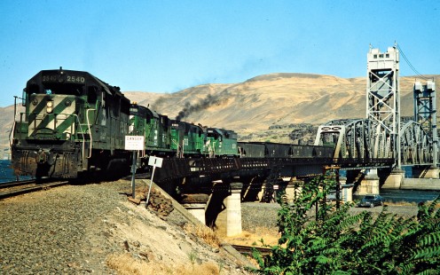 Southbound Burlington Northern Railroad freight train over the Columbia River at Oregon Trunk Junction, Oregon, on August 17, 1978. Photograph by John F. Bjorklund, © 2015, Center for Railroad Photography and Art. Bjorklund-10-08-07