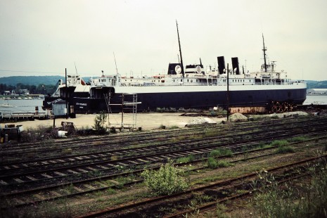Ann Arbor Railroad boat landing with <i>City of Milwaukee</i> car ferry in Elberta, Michigan, on August 1, 1982. Photograph by John F. Bjorklund, © 2015, Center for Railroad Photography and Art. Bjorklund-02-23-04