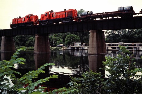 Northbound Ann Arbor Railroad freight train at Huron River in Ann Arbor, Michigan, on June 21, 1981. Photograph by John F. Bjorklund, © 2015, Center for Railroad Photography and Art. Bjorklund-02-09-08