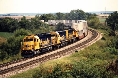 Westbound Santa Fe Railway freight train on Hoolihan's Curve in Chillicothe, Illinois, on September 2, 1995.  Photograph by John F. Bjorklund, © 2015, Center for Railroad Photography and Art. Bjorklund-06-08-05