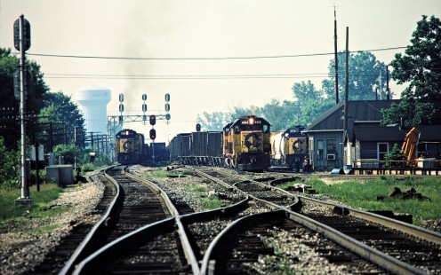 Baltimore and Ohio Railroad freight trains in Festoria, Ohio, on May 29, 1982. Photograph by John F. Bjorklund, © 2015, Center for Railroad Photography and Art. Bjorklund-16-23-06