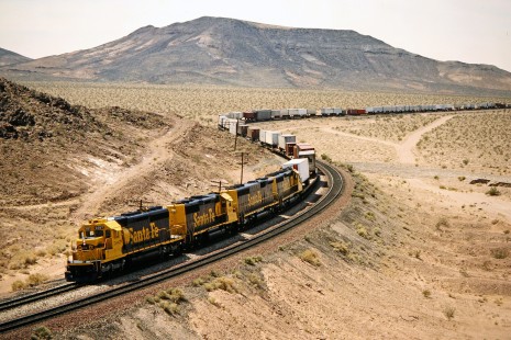 CB Santa Fe Railway freight train in Ludlow, California, on April 12, 1989. Photograph by John F. Bjorklund, © 2015, Center for Railroad Photography and Art. Bjorklund-05-19-11