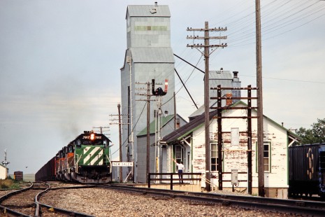 Eastbound Burlington Northern Railroad freight train in New Salem, North Dakota, on July 9, 1980. Photograph by John F. Bjorklund, © 2015, Center for Railroad Photography and Art. Bjorklund-06-15-08