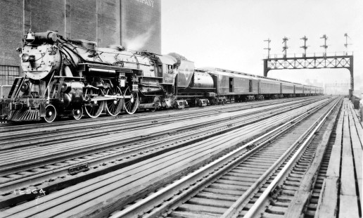 Erie Railroad 4-6-2 steam locomotive no. 2960 pulling passenger train. Photograph by Robert A. Hadley, © 2017, Center for Railroad Photography and Art. Hadley-08-067-02
