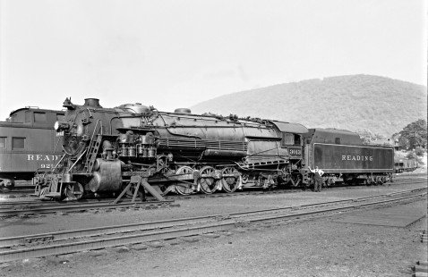 Reading Company 2-10-2 steam locomotive no. 3013 at Gordon, Pennsylvania on June 20, 1953. Photograph by Donald W. Furler, © 2017, Center for Railroad Photography and Art, Furler-19-056-01