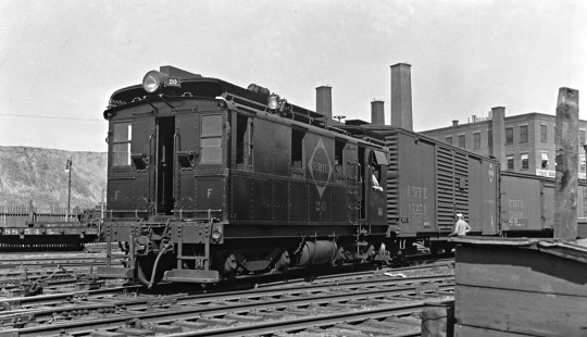 Erie Railroad oil-electric diesel locomotive no. 20 in New York City, New York, circa 1930s. Photograph by Donald W. Furler, © 2017, Center for Railroad Photography and Art, Furler-23-061-02