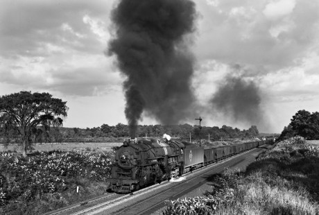 Erie Railroad 2-8-4 steam locomotive no. 3359 pulling a westbound freight train past a semaphore signal at Middletown, New York, on August 24, 1946. Photograph by Donald W. Furler, © 2017, Center for Railroad Photography and Art, Furler-11-025-02