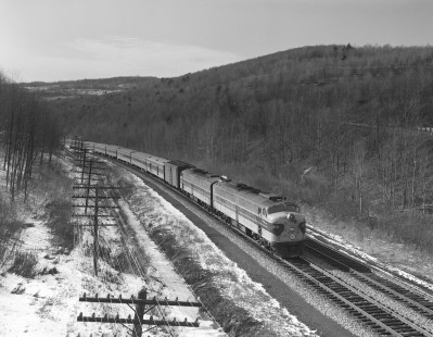 Erie Lackawanna Railroad locomotive no. 819 leads westbound train no. 1, the "Phoebe Snow," near New Milford, Pennsylvania on February 20, 1965. Photograph by Victor Hand. EL-30-022.JPG