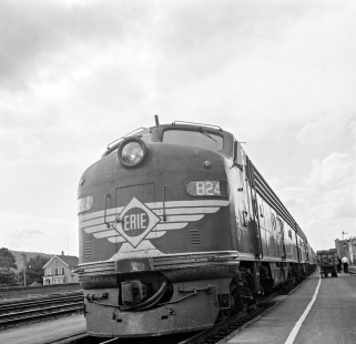 Erie Railroad diesel locomotive no. 824 at Port Jervis, New York, in June of 1957; Photograph by Victor Hand. Hand-EL-X30-005.