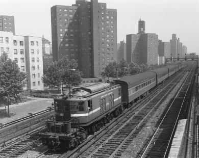 New York Central electric locomotive no. 275 with passenger train no. 922 in New York City, New York, on August 13, 1968. Photograph by Victor Hand. Hand-NYC-PC-CR-31-0183.JPG