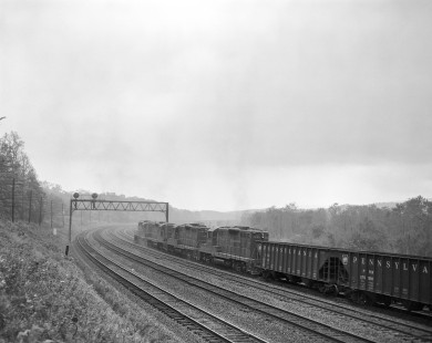 Westbound Pennsylvania Railroad freight train in Tyrone, Pennsylvania, on June 7, 1963. Photograph by Victor Hand. Hand-PRR-32-018