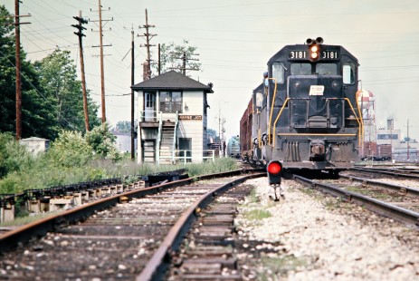 Penn Central freight train passing tower at Wayne Junction, Michigan, on June 17, 1972. Photograph by John F. Bjorklund, © 2016, Center for Railroad Photography and Art. Bjorklund-79-17-11