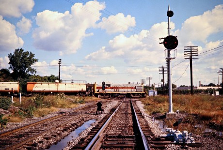 Erie Lackawanna Railway freight train at Lima, Ohio, on September 13, 1975. Photograph by John F. Bjorklund, © 2016, Center for Railroad Photography and Art. Bjorklund-55-09-10