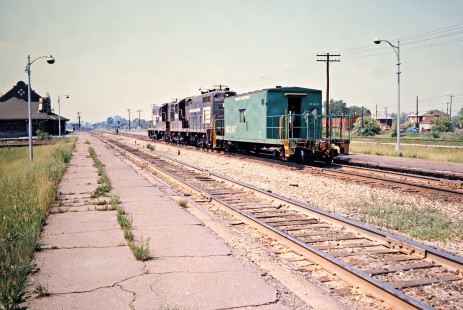 Westbound Penn Central freight train transfer in Windsor, Ontario, on May 29, 1972. Photograph by John F. Bjorklund, © 2016, Center for Railroad Photography and Art. Bjorklund-79-16-01