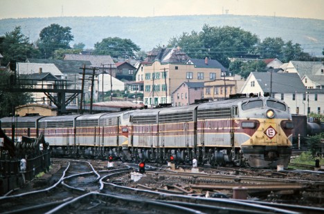 Erie Lackawanna Railway E-unit locomotives in Scranton, Pennsylvania, on July 21, 1975. Photograph by John F. Bjorklund, © 2016, Center for Railroad Photography and Art. Bjorklund-55-07-25