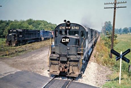 Southbound Conrail freight train at Bayard, Ohio, on September 4, 1976. Photograph by John F. Bjorklund, © 2016, Center for Railroad Photography and Art. Bjorklund-80-11-02