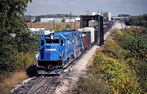 Eastbound Conrail freight train in Bucyrus, Ohio, on October 15, 1978. Photograph by John F. Bjorklund, © 2016, Center for Railroad Photography and Art. Bjorklund-81-09-07
