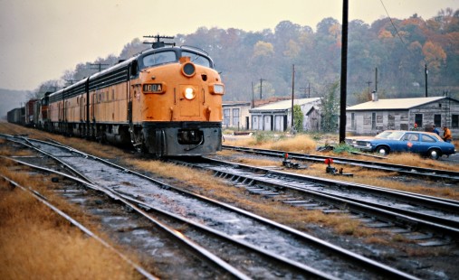 Eastbound Milwaukee Road freight train at Marquette, Iowa, on September 30, 1977. Photograph by John F. Bjorklund, © 2016, Center for Railroad Photography and Art. Bjorklund-65-21-04