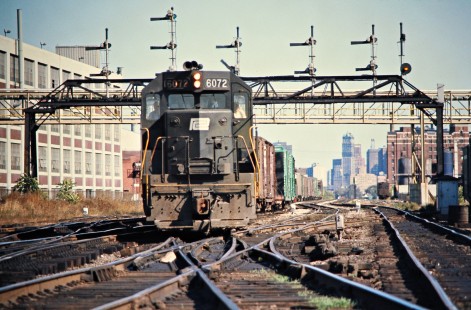 Westbound Penn Central freight train at West Detroit, Michigan, on October 14, 1973. Photograph by John F. Bjorklund, © 2016, Center for Railroad Photography and Art. Bjorklund-79-25-01